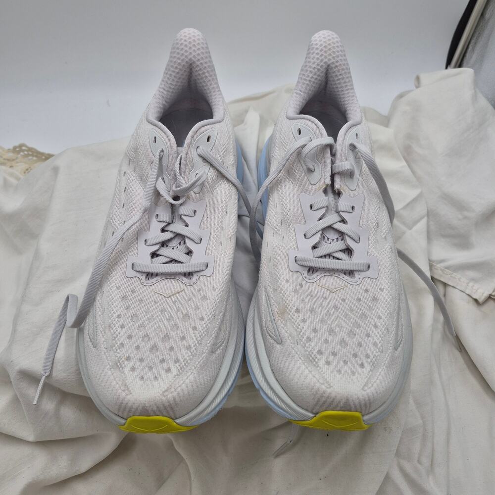 Hoka Clifton 9 running sneaker shoe Nimbus Cloud and Ice Water women Size 9 Wide